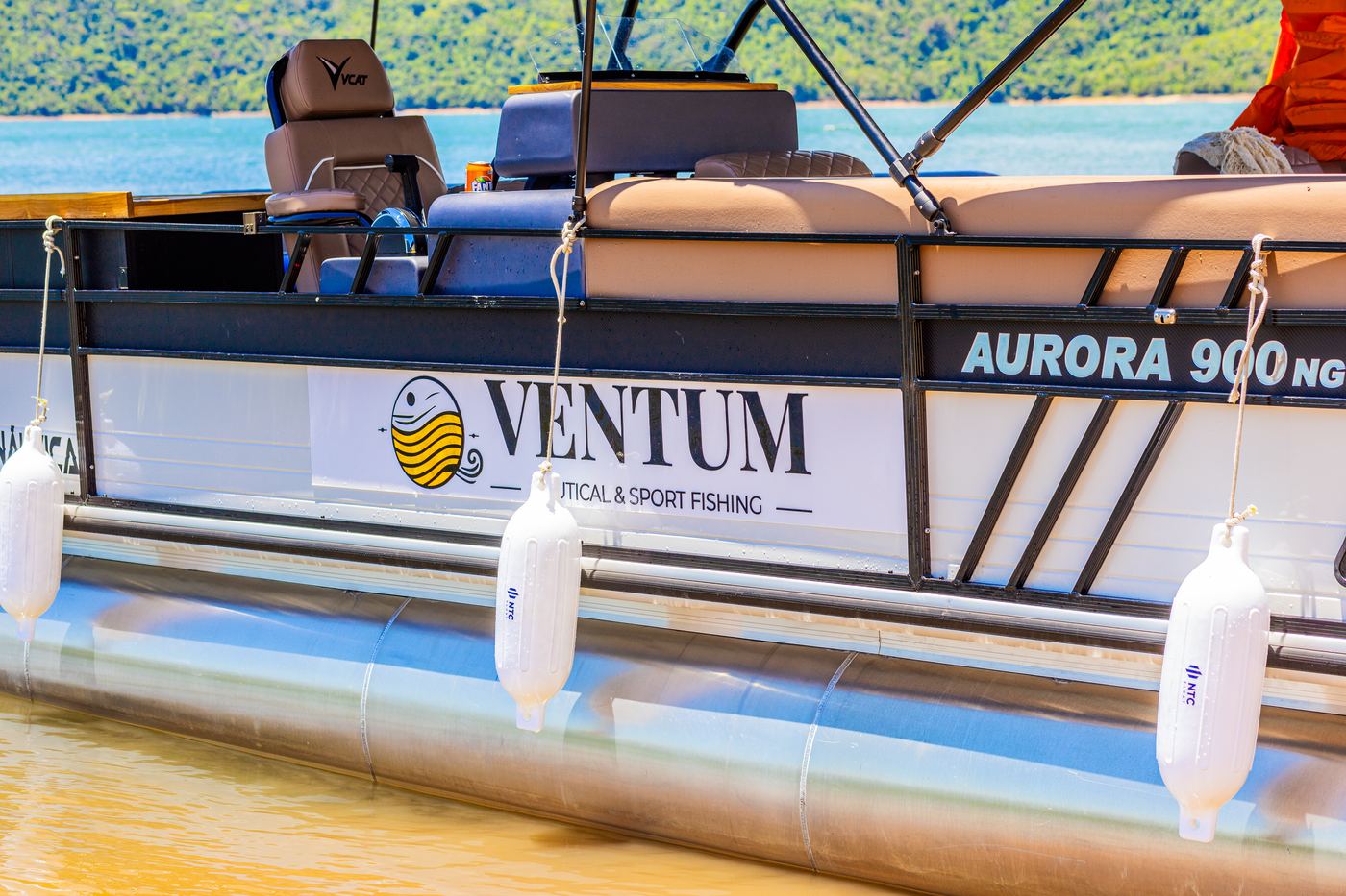 Detalhe do casco com a marca Ventum